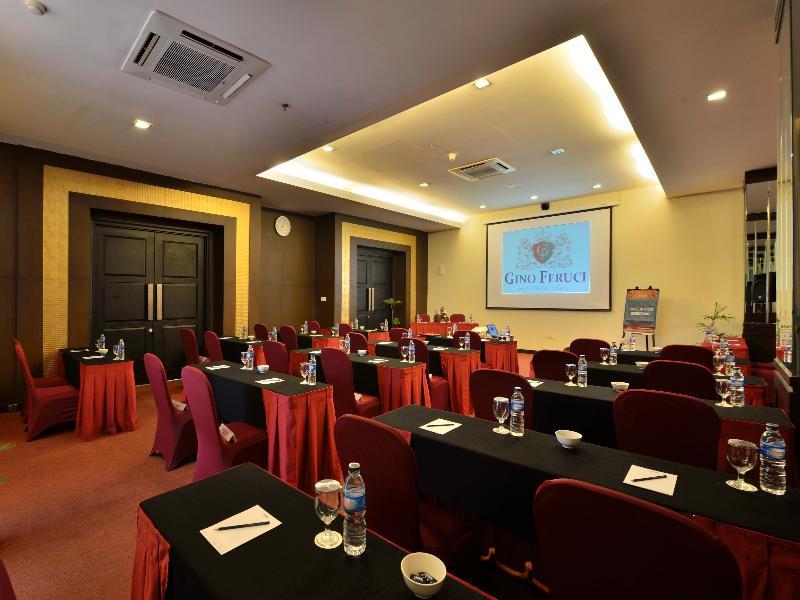 Gino Feruci Kebon Jati By Kagum Hotels Bandung Exterior photo