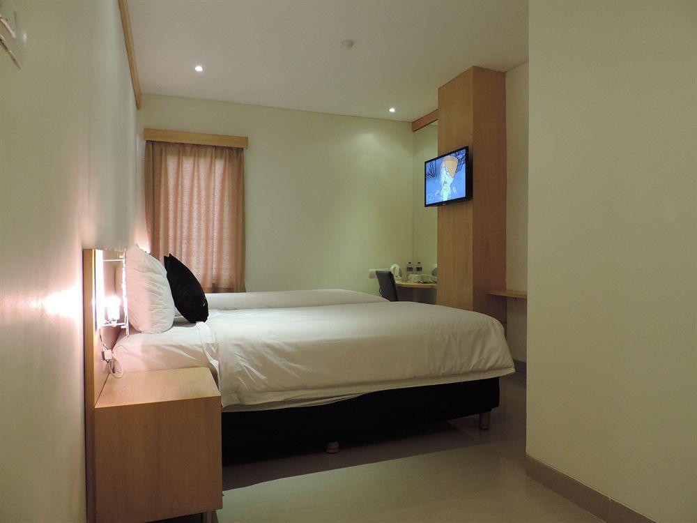 Gino Feruci Kebon Jati By Kagum Hotels Bandung Exterior photo