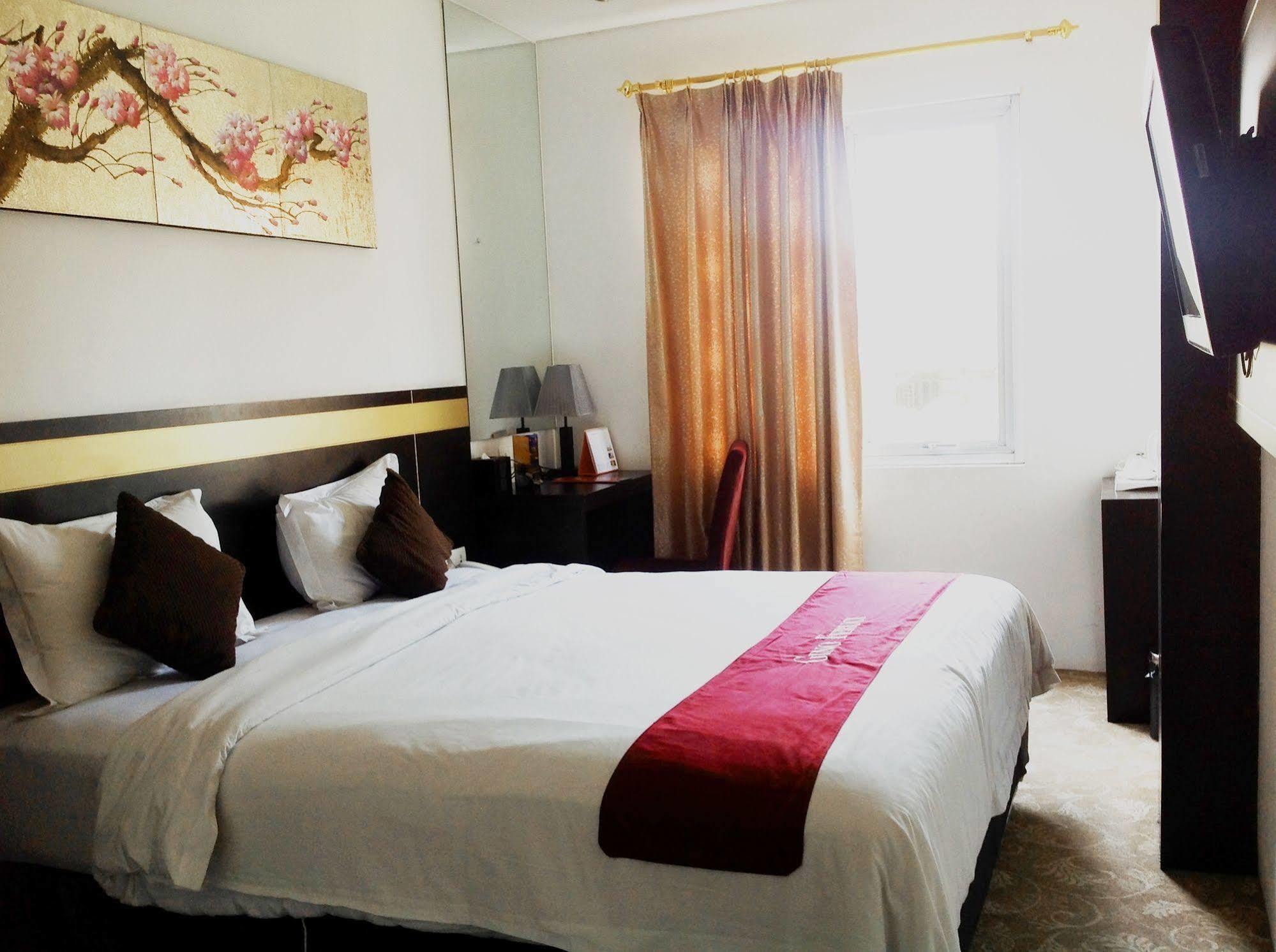 Gino Feruci Kebon Jati By Kagum Hotels Bandung Exterior photo