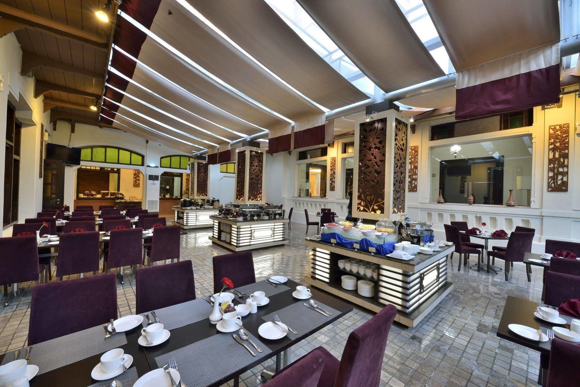 Gino Feruci Kebon Jati By Kagum Hotels Bandung Exterior photo