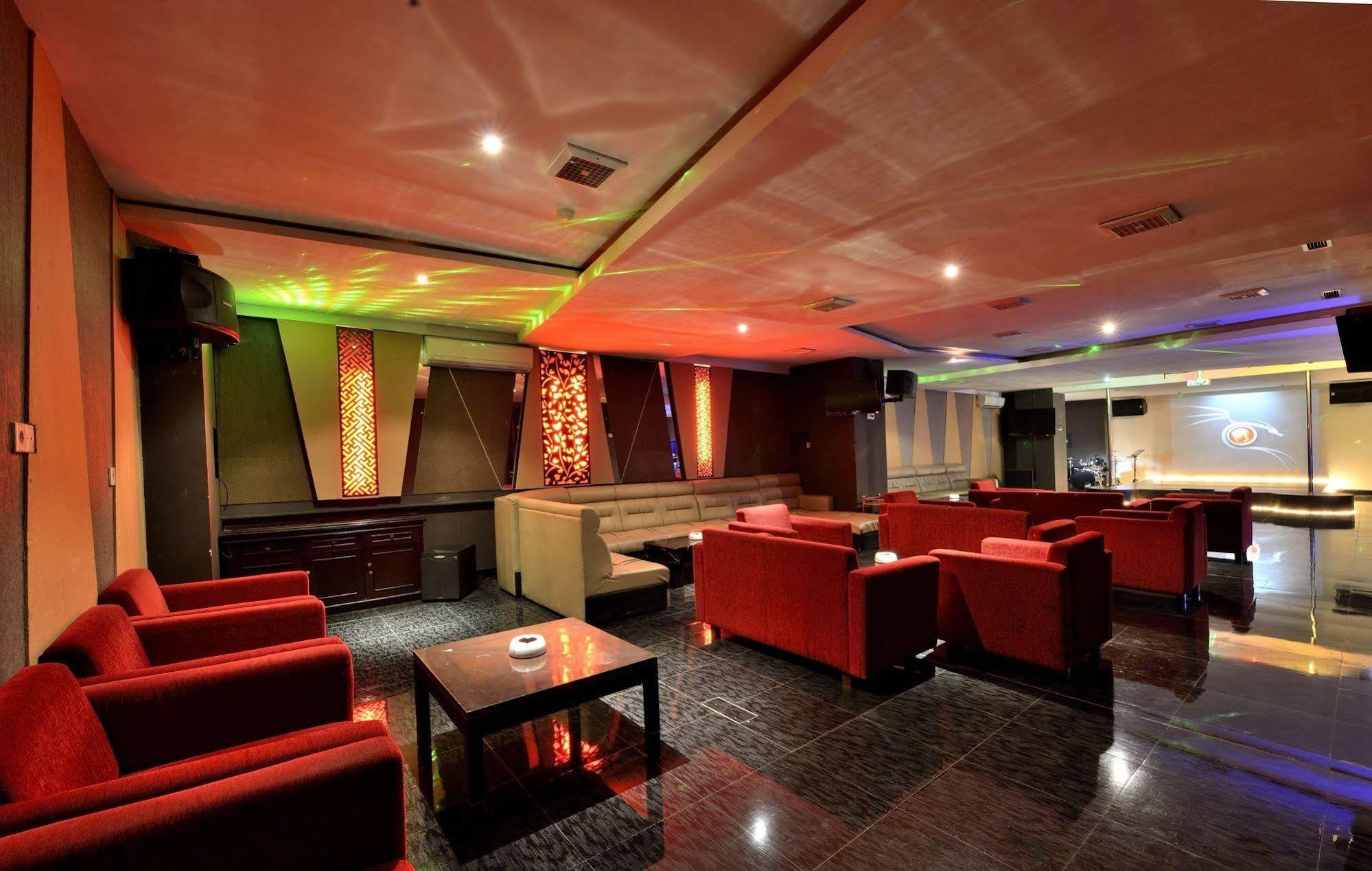 Gino Feruci Kebon Jati By Kagum Hotels Bandung Exterior photo