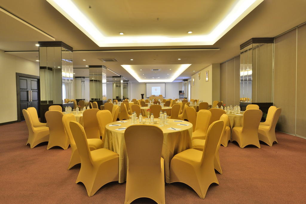 Gino Feruci Kebon Jati By Kagum Hotels Bandung Exterior photo